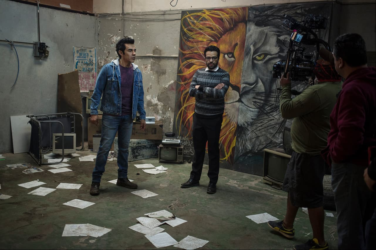 Y en el capítulo 71 de "Como tú no hay 2", "Ricardo y Toño se enfrentan a golpes", el actor tuvo que grabar una complicada escena en la que los gemelos se encuentran y se atacan mutuamente.