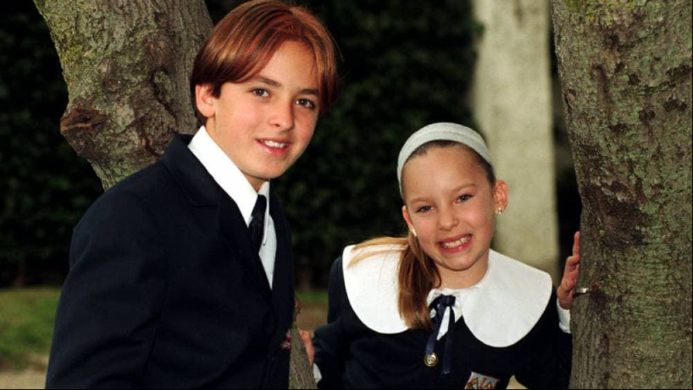 La telenovela ‘Amigos x siempre’ fue una de las más exitosas de la televisión y fue estelarizada por Belinda y Martin Ricca. A 21 años de su estreno mira cómo lucen sus protagonistas.