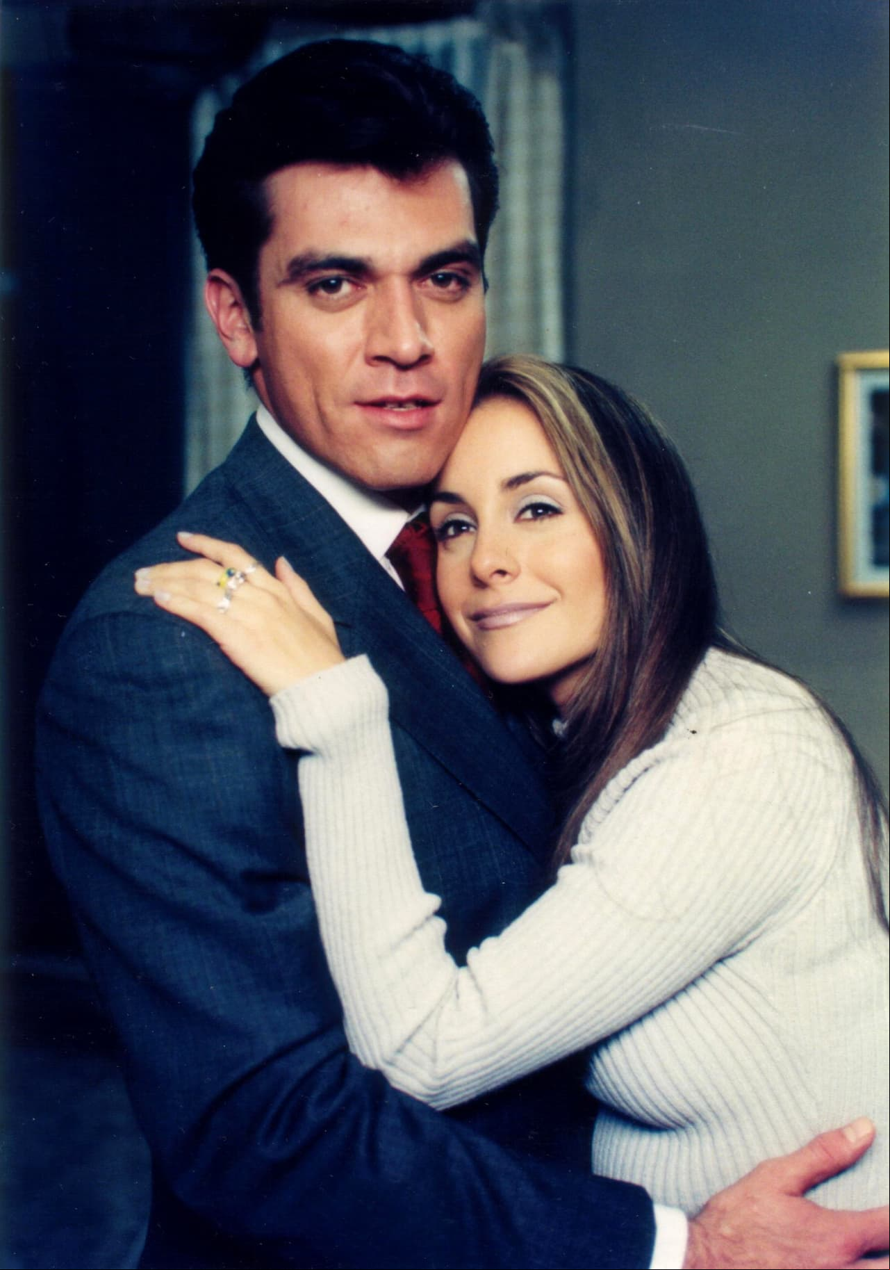 Posteriormente participó en los melodramas ‘Si Dios me quita la vida’ (1995) y ‘Pueblo chico, infierno grande’ (1997), pero fue en ‘Tres mujeres’ (1999-2000) que tuvo su primer protagónico, compartiendo escena con Erika Buenfil y Norma Herrera.