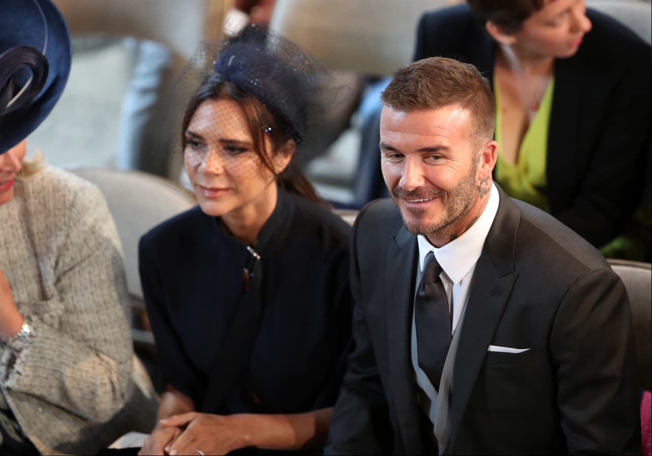 El futbolista acudió al enlace con su esposa, Victoria Beckham