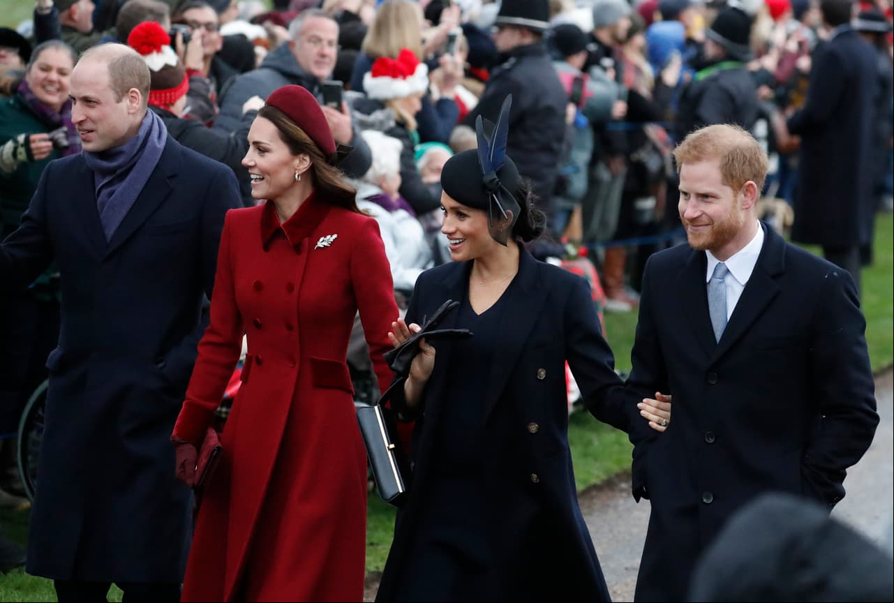 A pesar de que los príncipes William y Harry caminaron alegres junto a sus respectivas esposas, Kate Middleton y Meghan Markle, medios ingleses como The Sun y Daily Mail señalan que las Duquesas no se llevan bien.