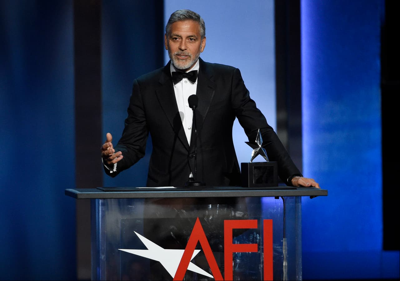 Difunden video del accidente en moto de George Clooney