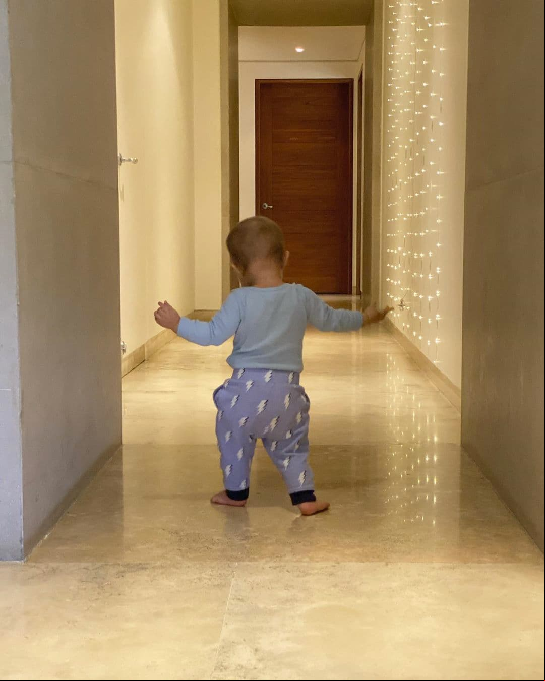 Joy Huerta y Diana Atri presumen que su hija ya camina