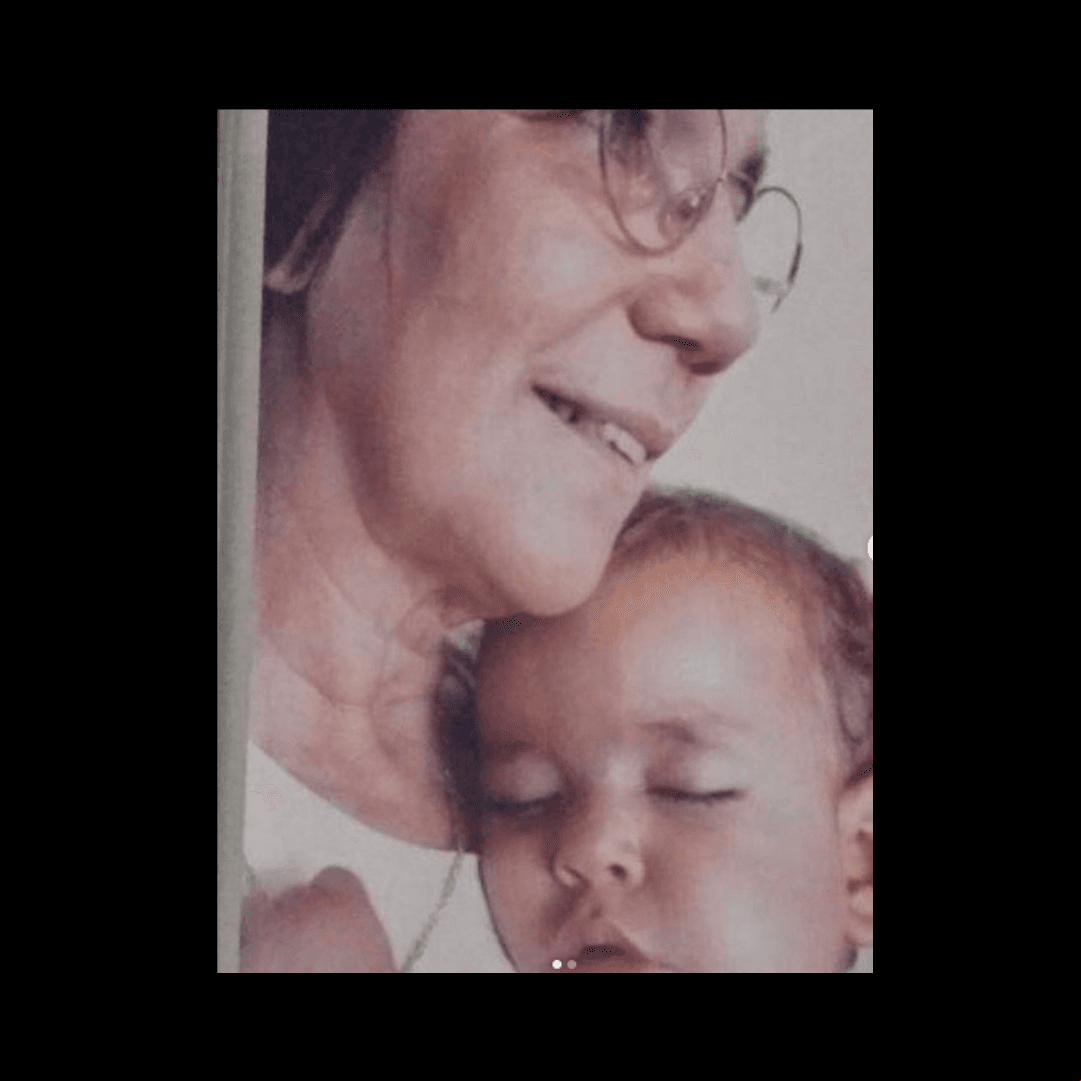Rosita fue la monja que cuidó al pequeño Ángel Gabriel mientras Gloria estaba encarcelada en Brasil.
