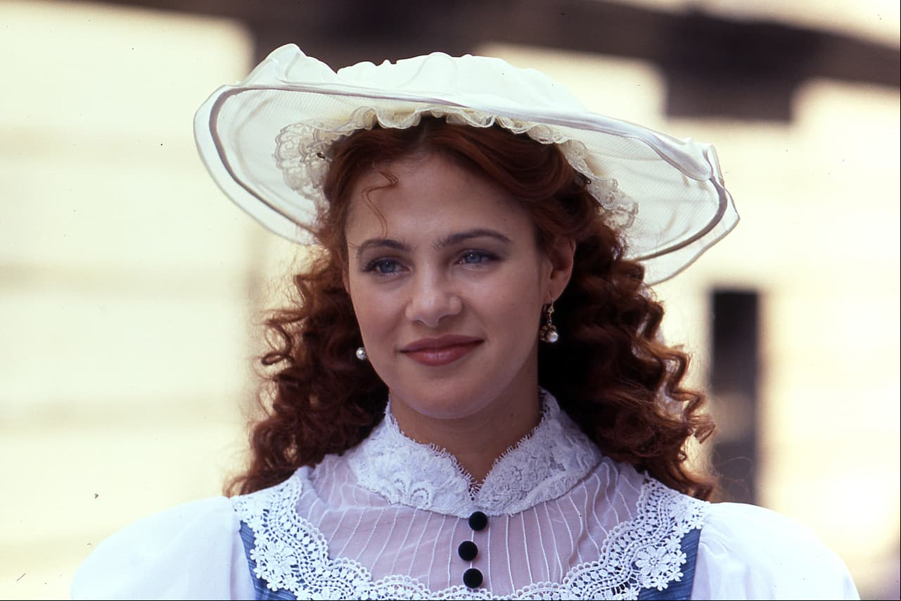 Ana Colchero alcanzó la fama con ‘Corazón salvaje’ y para 1995 ya era una de las actrices más exitosas. Pero en 1999, las cosas cambiaron luego una demanda a una televisora y se alejó de los reflectores; aunque se concentró en su carrera de escritora.