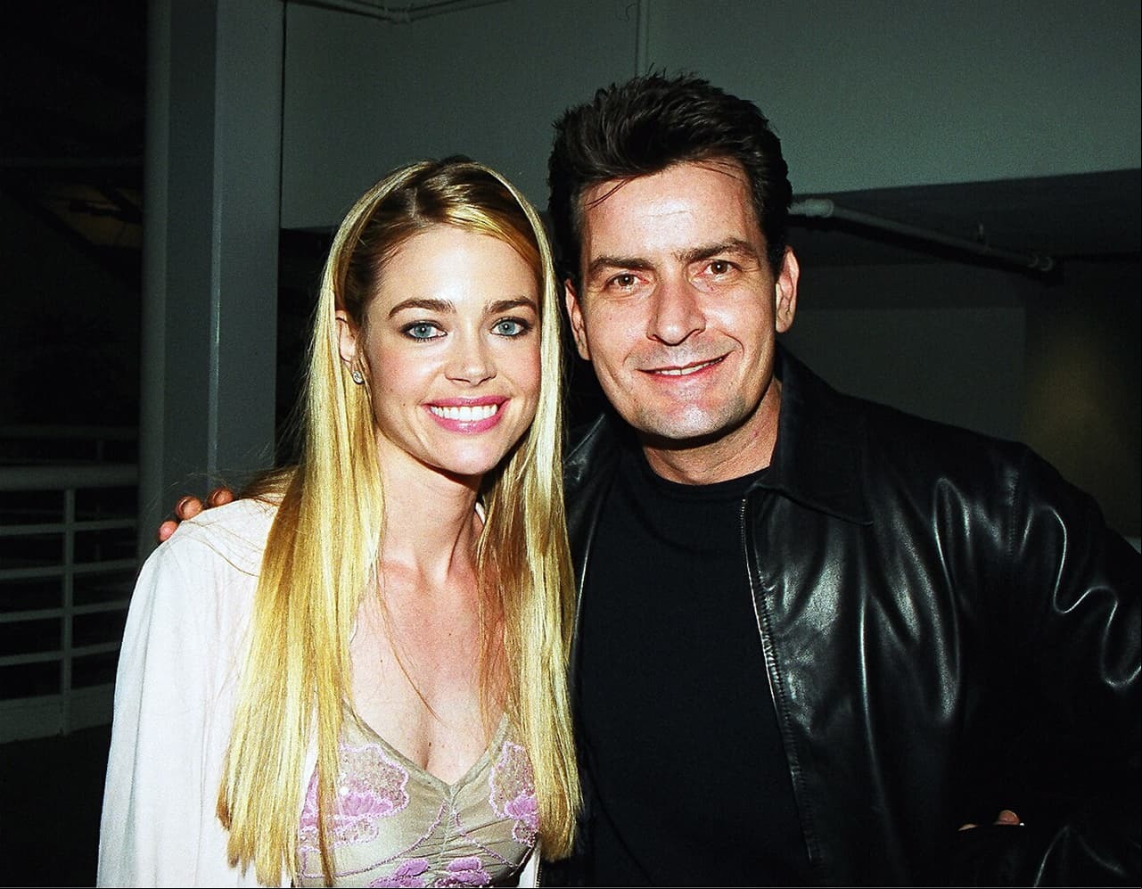 Denise Richards dejó a Charlie Sheen por infiel