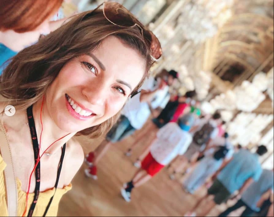 “Bailamos en el palacio de #Versalles #Francia #ViajeConMis3Amores”, escribió la presentadora en su publicación que alcanzó más de 13 mil likes.