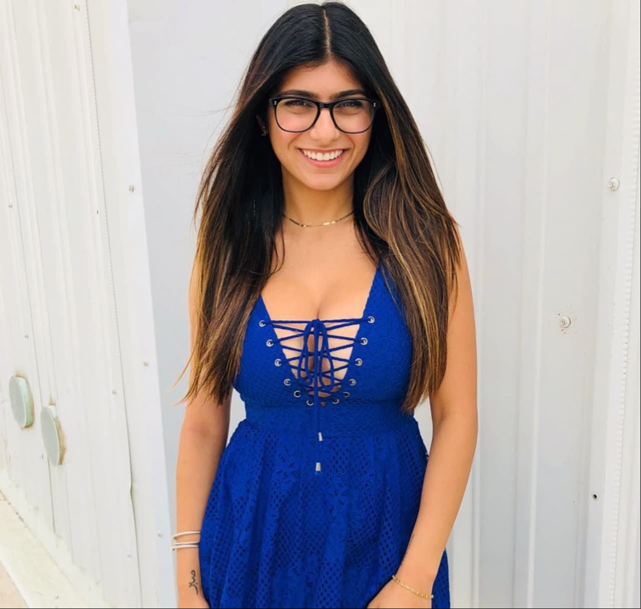 Mia Khalifa publica en Instagram… ¡cómo toca el trasero de su novio!