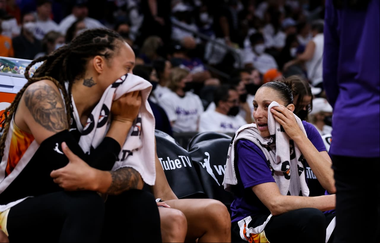 La vida de Griner no ha sido sencilla ya que en el 2013 declaró públicamente ser homosexual y confesó que sufrió bullying desde niña.
<br>