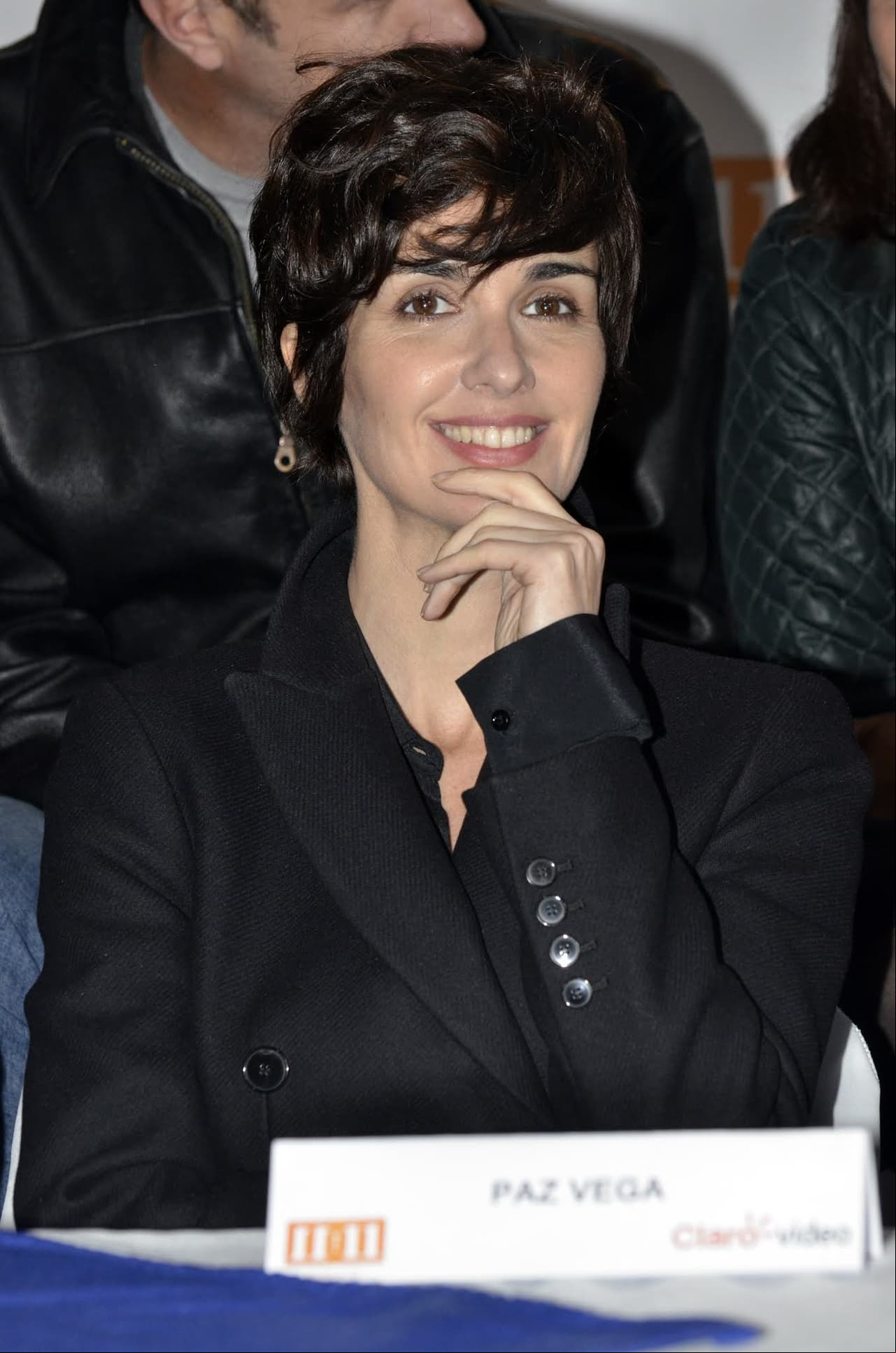 Paz Vega da declaraciones en su primer día en Televisa