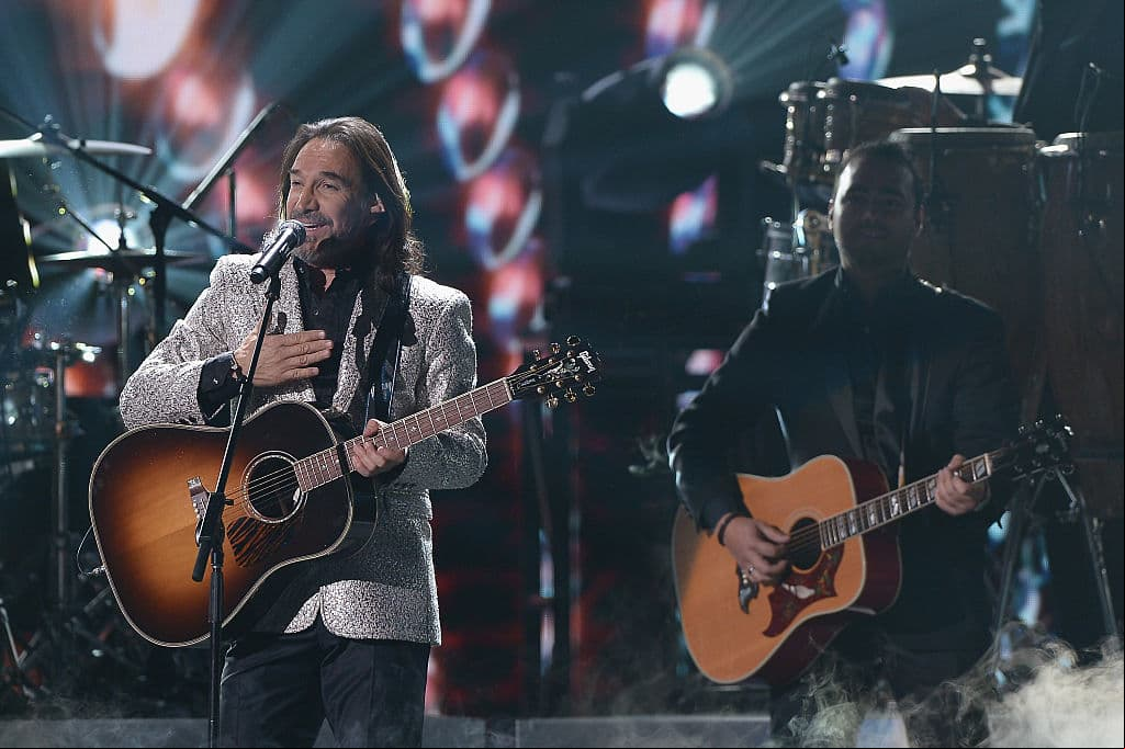Marco Antonio Solís es el primero en figurar en esta lista, al ocupar el quinto puesto, con tener 18 Premio Lo Nuestro, entre los que destacan: Productor del Año, Grupo Regional Mexicano del Año, Canción del Año y más.