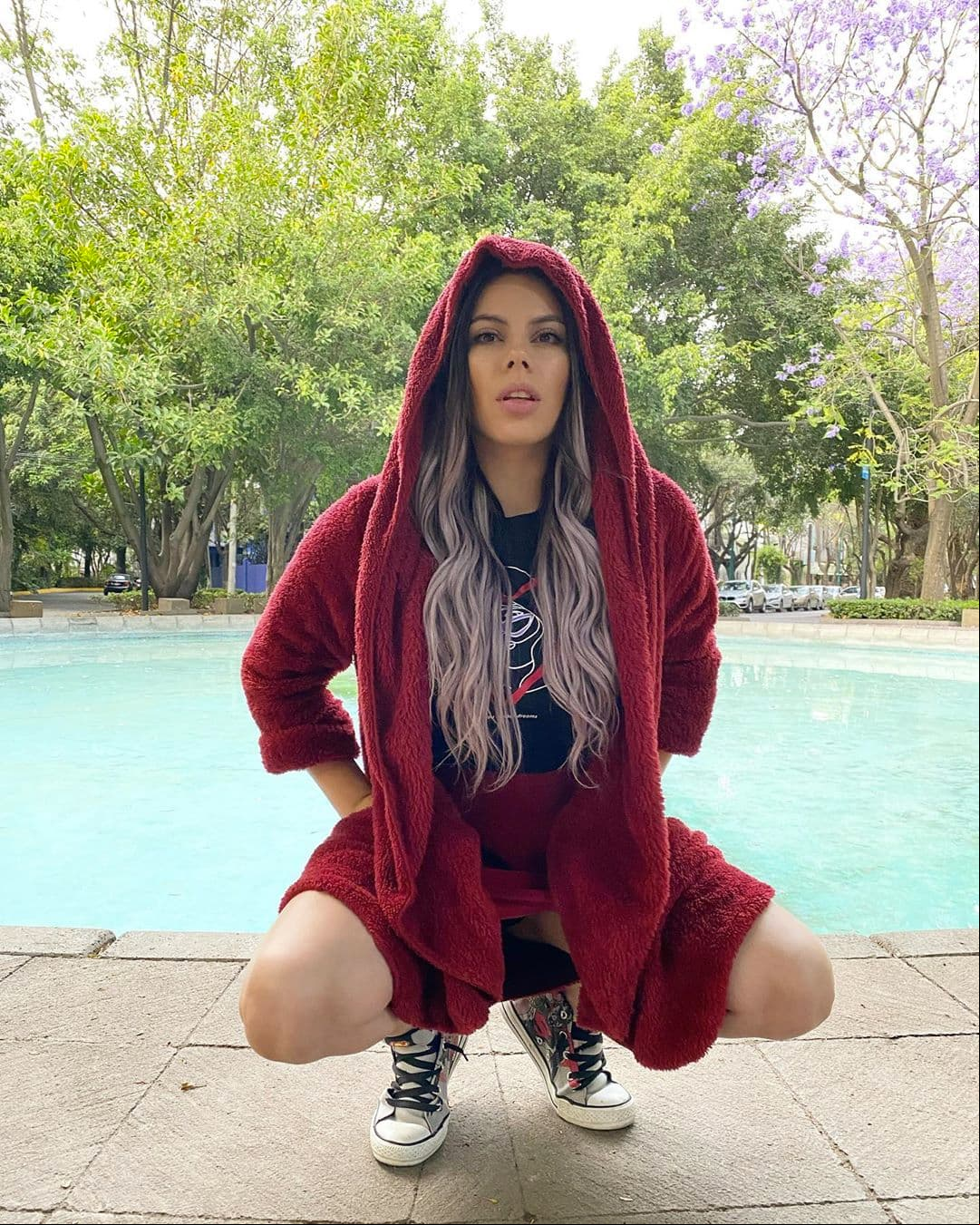 En abril de ese año, Lizbeth Rodríguez, conocida por exponer infieles en el canal de Youtube Badabum, aseguró tener pruebas de que Juan de Dios Pantoja había engañado a Kimberly, además que las supuestas pruebas también lo acusan de haberse involucrado con menores de edad y tener un supuesto romance con su fotógrafo personal, Kevin Panini.