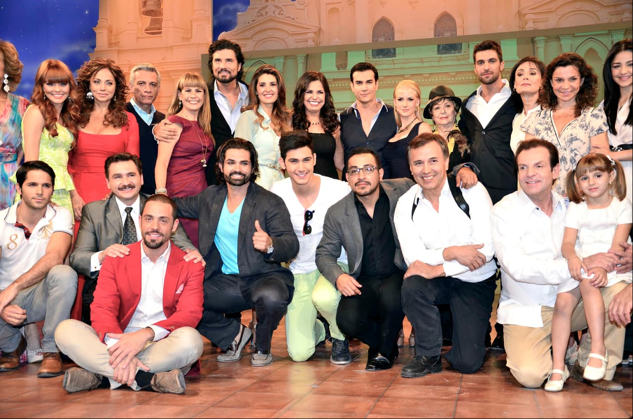 Por cuarta ocasión, Ferdinando y Ocampo hacen mancuerna en 'Mentir para vivir' en 2013. En esta ficción, el actor le da vida a 'Berto Martín', hermano menor de 'Lila Martín' (Lourdes Munguía). De igual manera, repite escenas con David Zepeda.