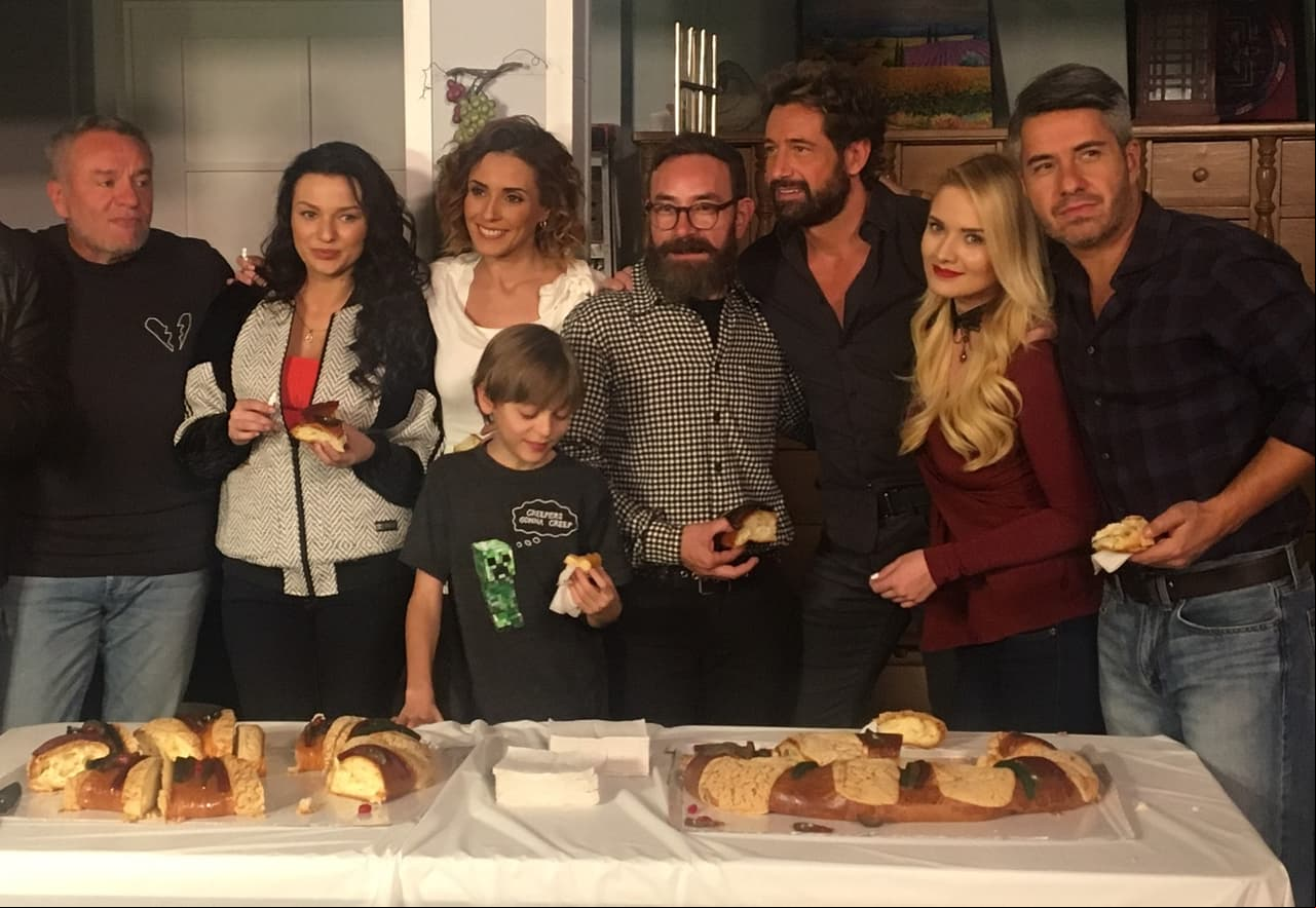 Elenco y producción de Vino el amor partieron Rosca de Reyes