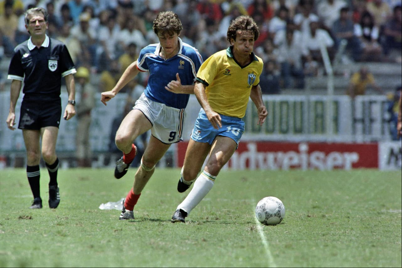 Zico participó en tres Mundiales. En Argentina 1978 se fue eliminado por un resultado polémico de Argentina sobre Perú. En España 1982 y México 1986 grandes selecciones del momento sacaron a Brasil: Italia y Francia.