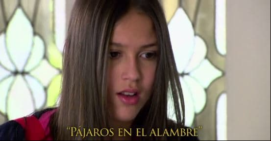 En el siguiente capítulo de La Rosa... Blanca espía a su hija desde las redes sociales