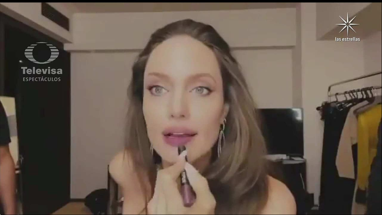 Maquillista de Angelina Jolie revela el truco para que sus labios luzcan tan carnosos