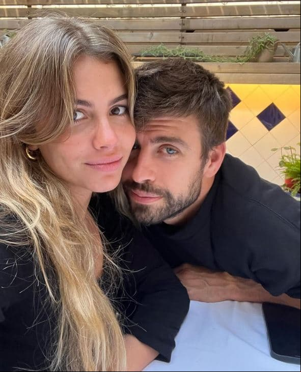 Clara Chía cumple 24 años y Piqué la celebra en un viaje a Medio Oriente