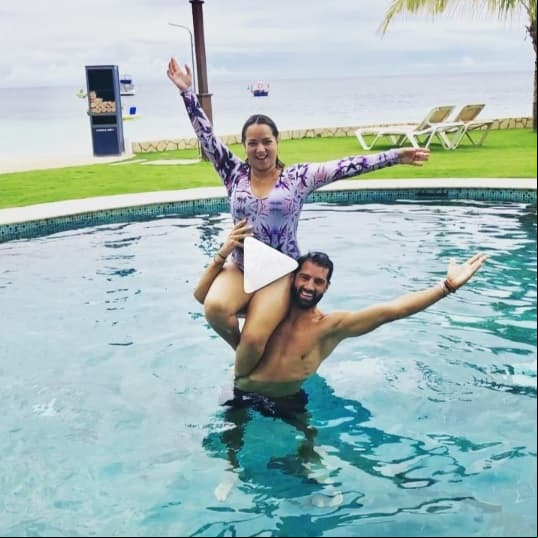 Adamari López y Toni Costa celebraron siete años de relación, con estas fotos.
