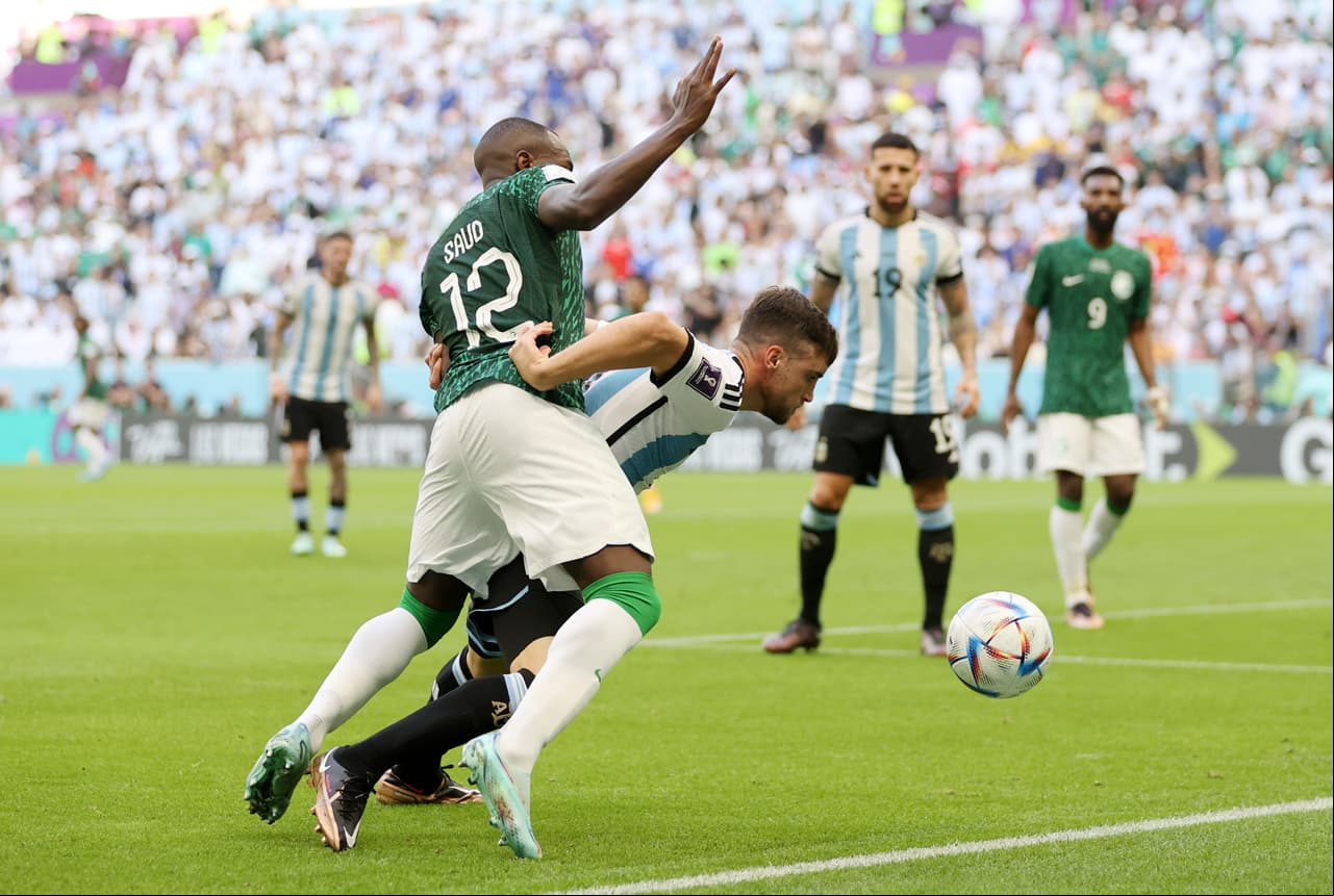 Arabia Saudita logra un triunfo histórico al vencer al equipo de Argentina con todas sus estrellas.