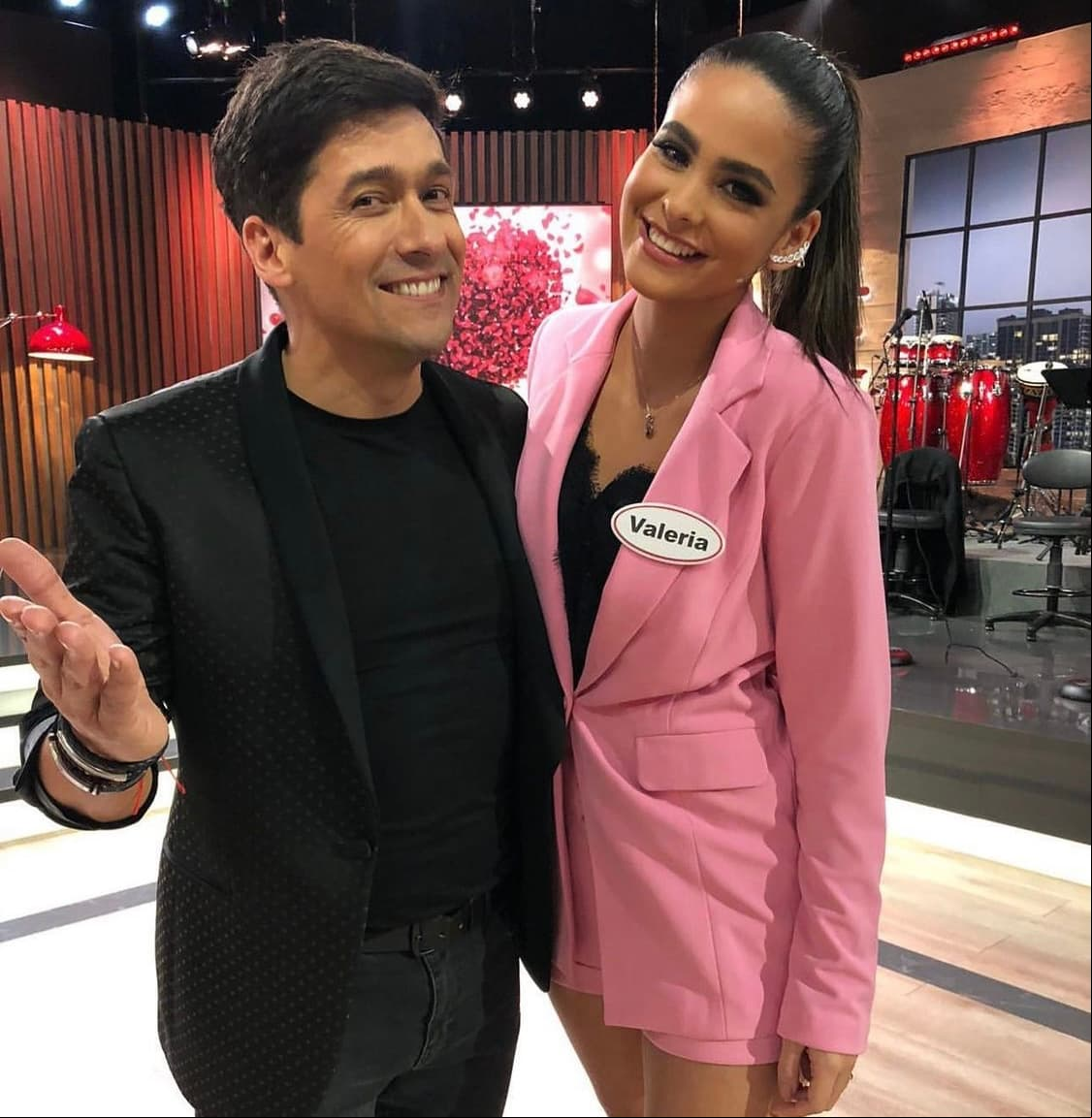 En los últimos meses, Valeria también obtuvo gran reconocimiento mediático al ser una de las participantes del programa 'Enamórandos', el cual se transmite actualmente en Estados Unidos.
