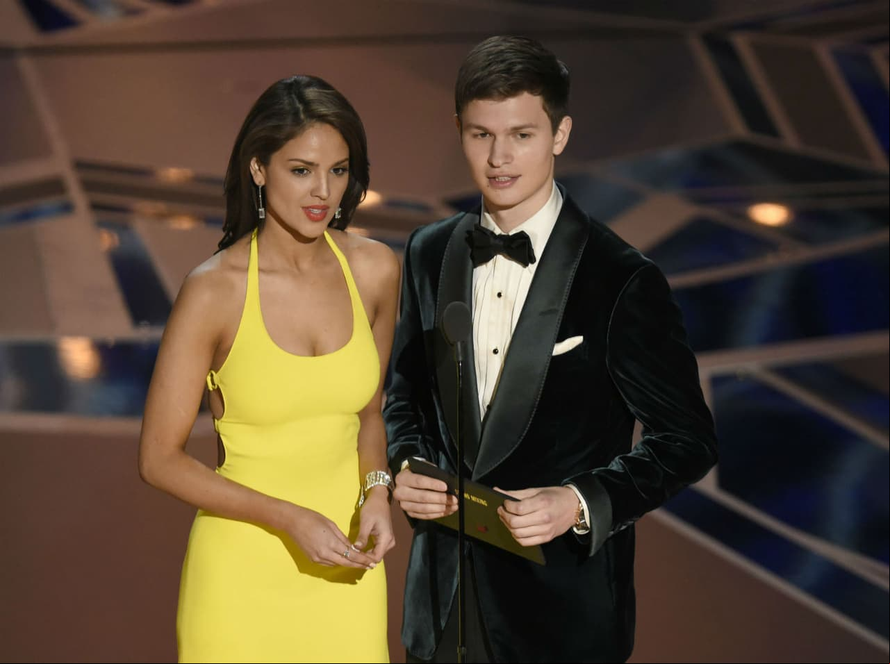 Eiza González presentó la terna Mejor mezcla de sonido en el Oscar