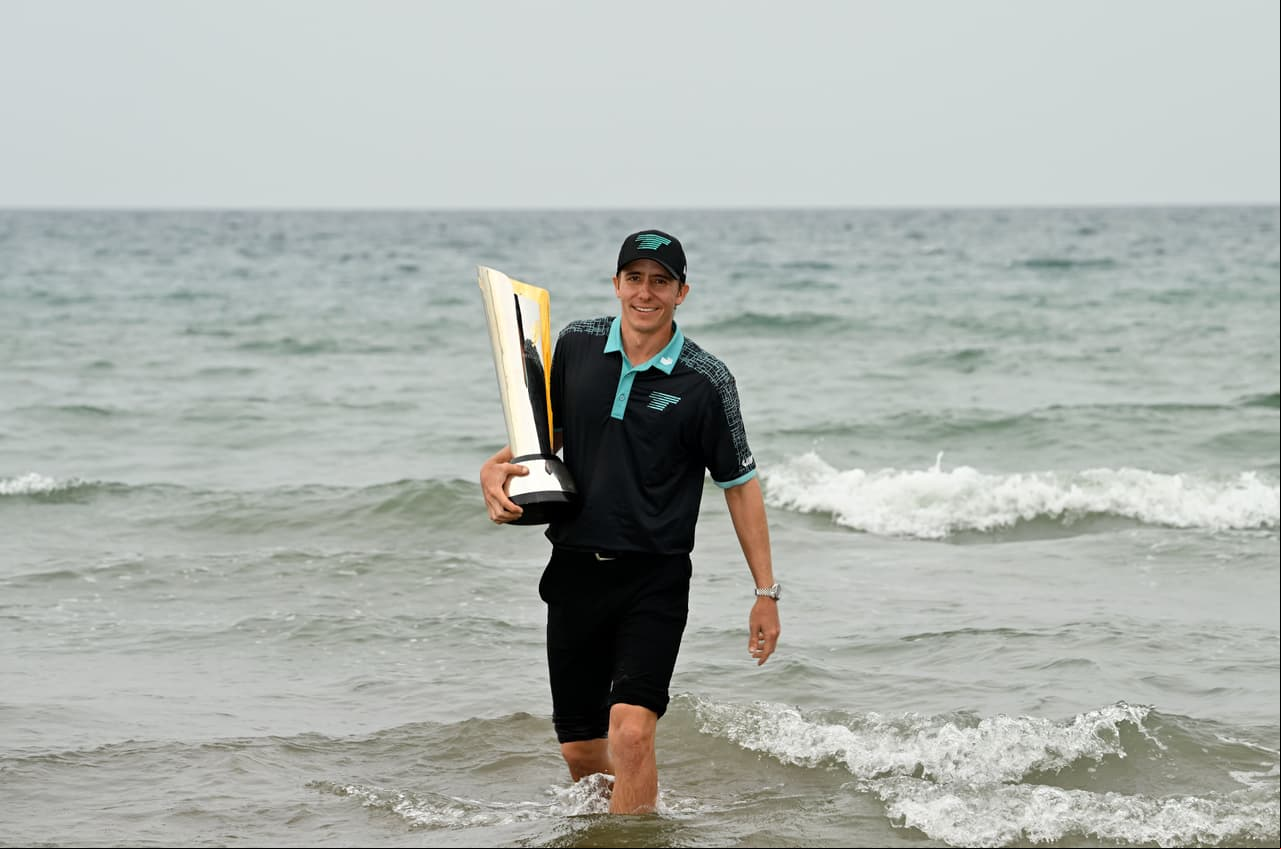 Carlos Ortiz se lleva el torneo de Omán de golf