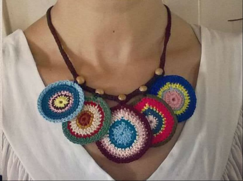 Si te gusta llevar la armonía y tranquilidad contigo, intenta con este collar de mandalas