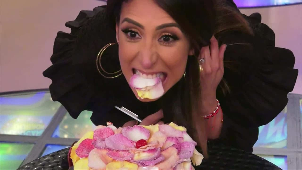 Cynthia Urías llega a los 40 y así lo celebró