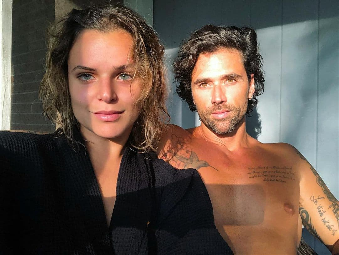 Sobre su vida personal, Matías Novoa está casado con la actriz Isabella Castillo, conocida por trabajar en historias como: ‘Grachi’, ‘Tierra de Reyes’, entre otros programas.