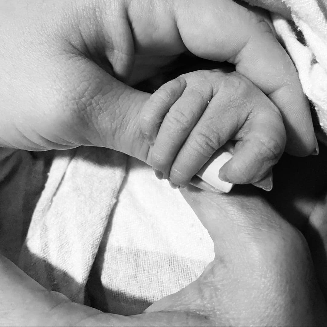 Quién también celebrará su primer Día de las Madres con su hija Ve Jupiter en brazos será Ashley Tisdale, quien debutó en la maternidad el 23 de marzo de 2021. Al igual que Katy Perry, la estrella de ‘High School Musical’ festejará esta fecha tan especial el 9 de mayo.