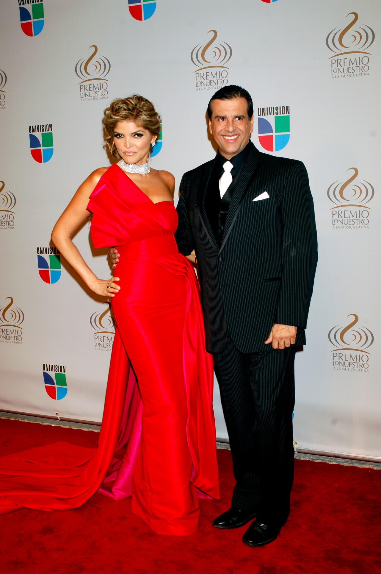 De esta manera, Paula y José Emilio quedaron al cuidado de su padre, quien meses después, en febrero de 2006, se casó con la cantante mexicana Ana Bárbara.