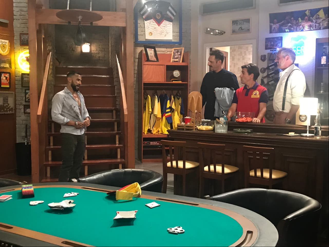 El momento previo en que Daniel decidiera quitarse la camisa y dejar a todos boquiabiertos.