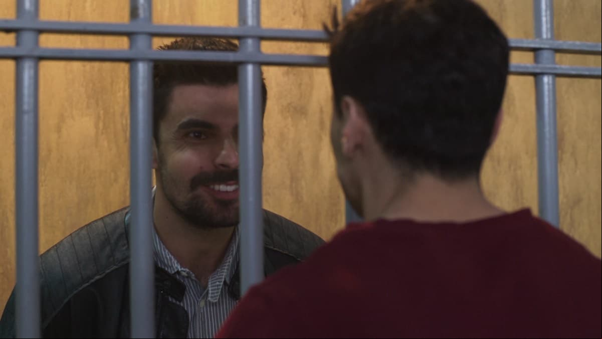 En entrevista exclusiva para Las Estrellas, Horacio contó la gran experiencia que se lleva de este proyecto: “‘Serrano’ es un personaje que tiene doble cara, cuando está con la gente es muy amable, pero cuando está en las celdas es de otra forma, ha sido un trabajo interesante”.