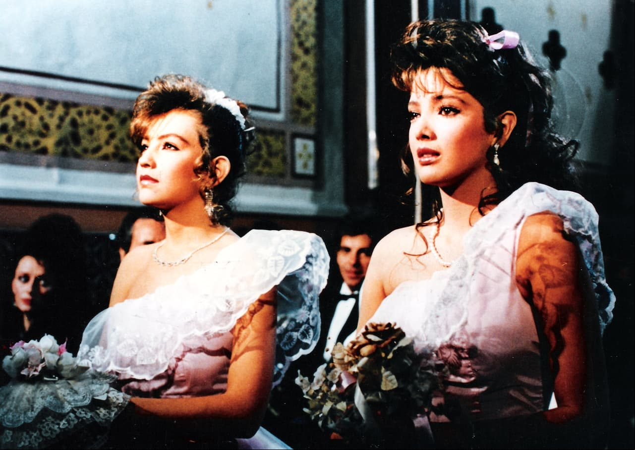 Paralelo a su carrera como integrante de Timbiriche, Thalía debutó como actriz en la telenovela ‘Pobre señorita Limantour’ (1987) y más tarde protagonizó ‘Quinceañera’, melodrama que la llevó a ganarse el premio TVyNovelas en la categoría a ‘Mejor revelación’.