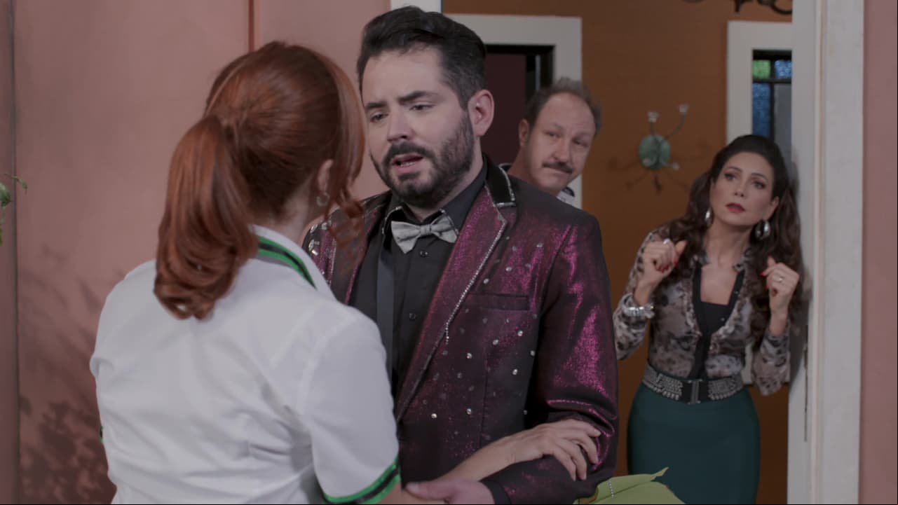 Tino logra hacer que Nico entienda que él no tiene el amor de una mujer como Sam a su lado y se reconcilian.
