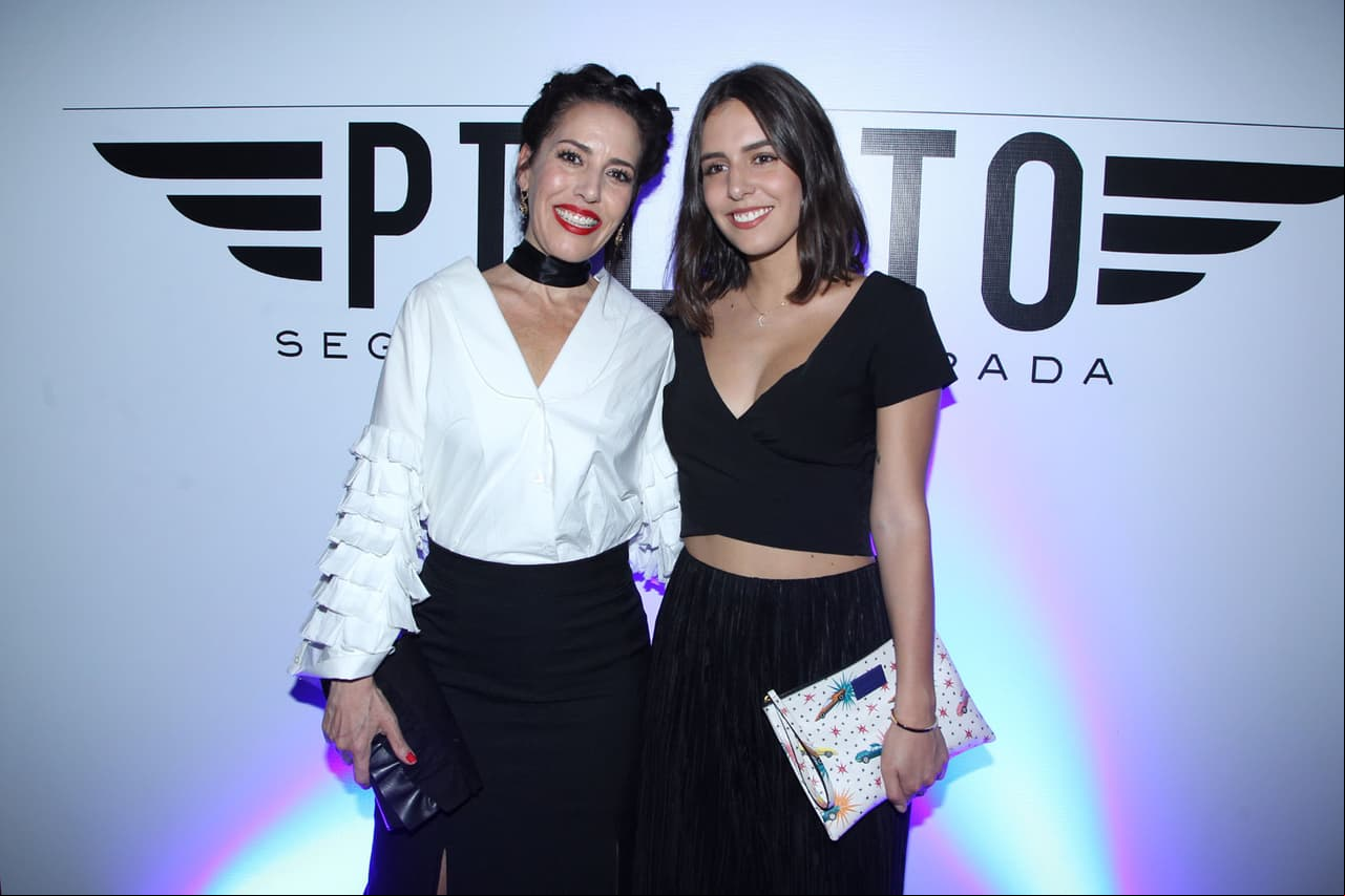 Stephanie Salas llegó acompañada por su hija Camila Valero, media hermana de Michelle.