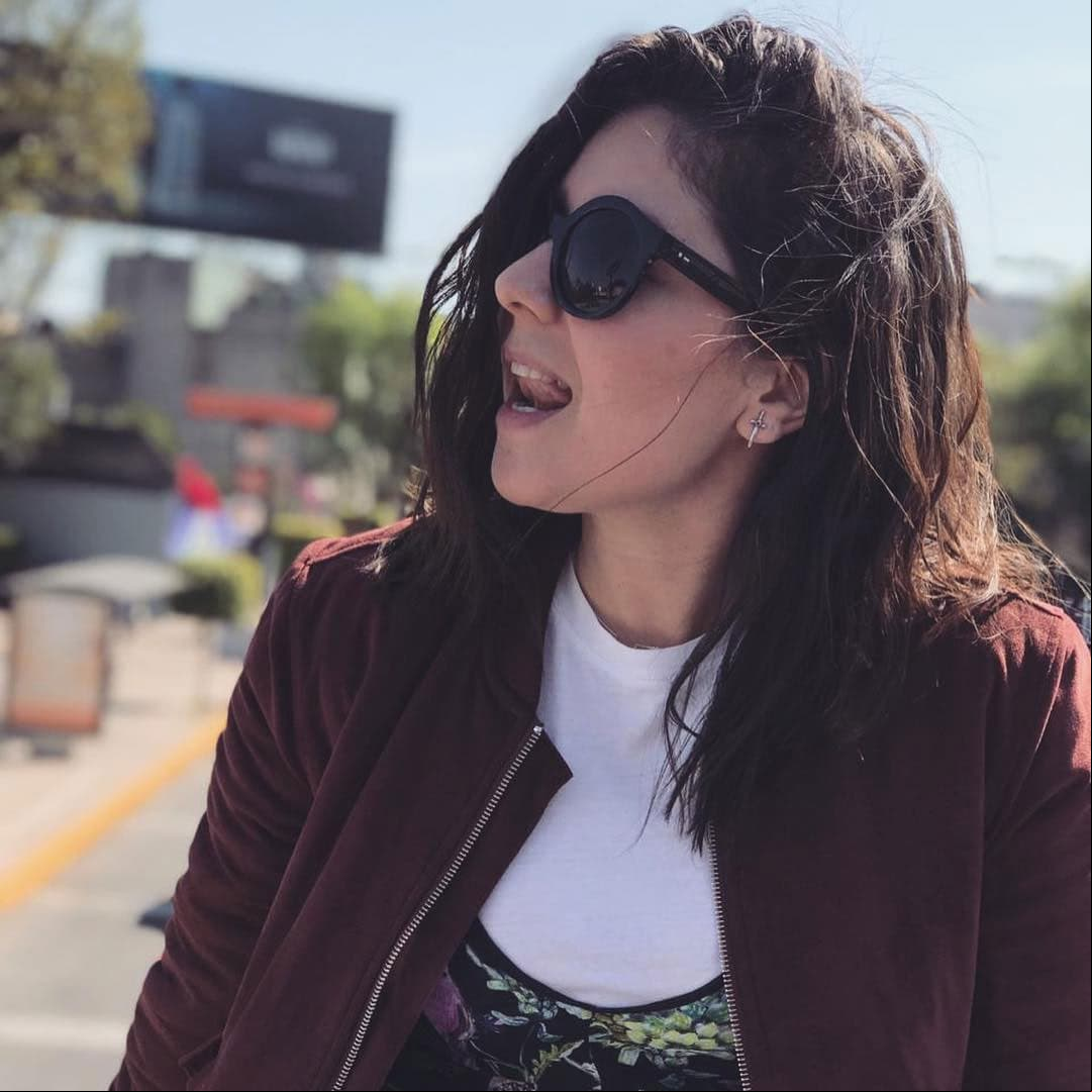 8- “No soy nada deportista, la verdad, soy más fan de bailar. Bailé muchos años, estuve en una compañía de danza contemporánea en Monterrey y es otra de mis pasiones, pero mi cuerpo no está muy apto para la danza así que lo dejé”, expresó.