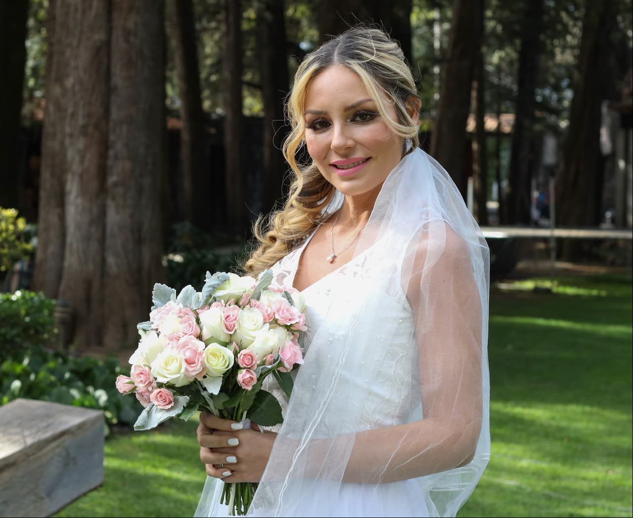 Gema Garoa lució un espectacular vestido de novia. ¿Se saldrá 'Alma' con la suya?