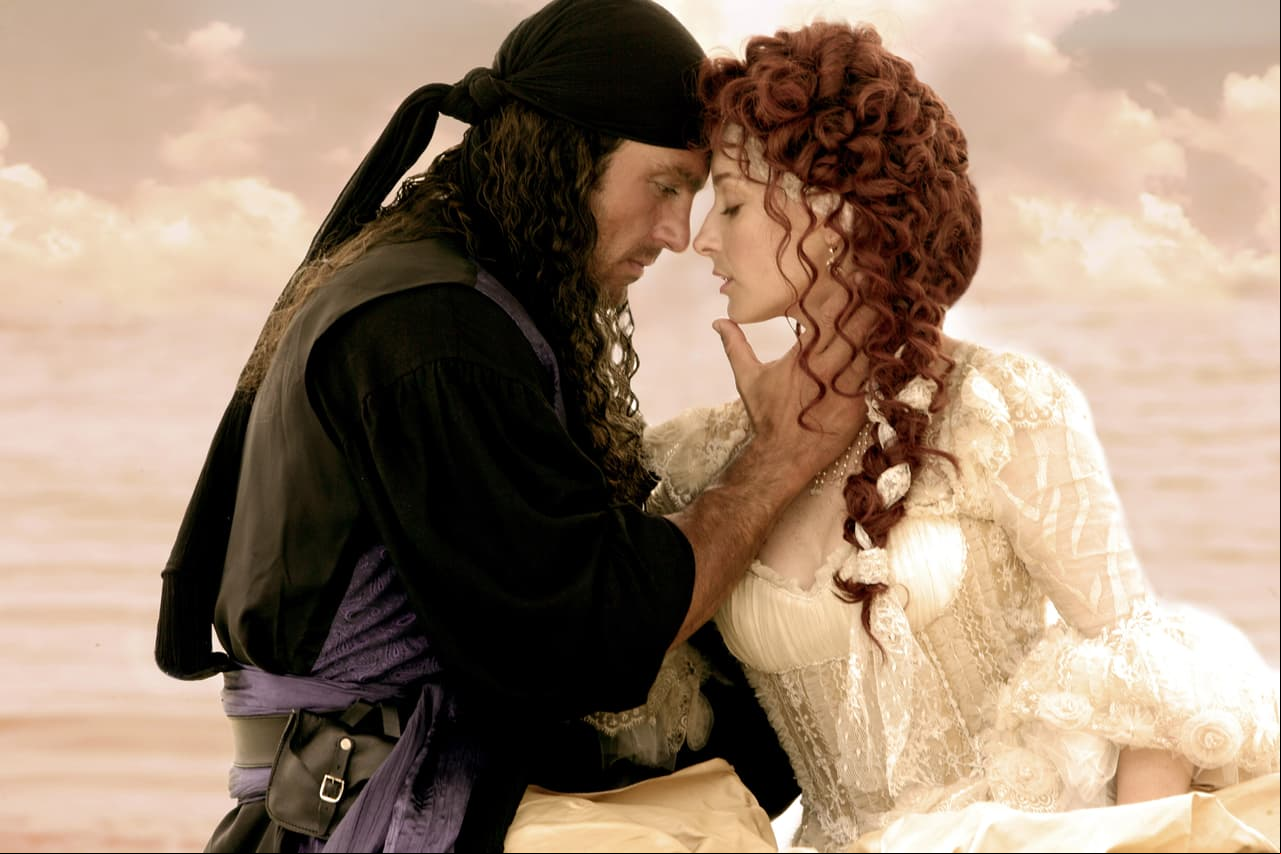 Gracias a que las telenovelas de época se convirtieron en todo un suceso, en 2005 estelarizó Alborada y dos años después en Pasión, junto a Sebastián Rulli y Susana González.