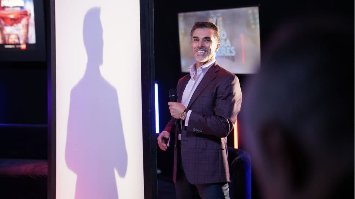 Sergio Mayer en 'Solo para Mujeres'
