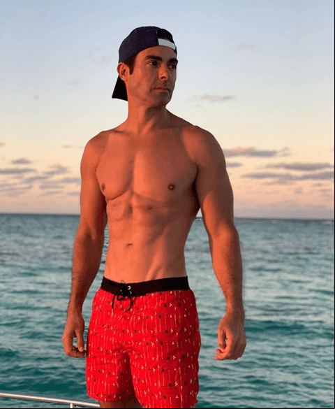 "Dicen que el deporte es vida y salud. El deporte salvó mi vida. El deporte es importantísimo para la formación física, mental, emocional y social de un país. No cuentan con un político, cuentan con un aliado, un ciudadano que anhela lo mejor para México", escribió en su cuenta de Twitter, tras recibir el cargo.