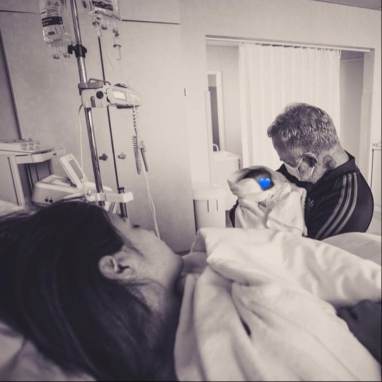 “Una tierra prometida donde no había muerte ni dolor, solo vida, paz, alegría y sonrisas, pero que no tenía mar porque le tenían miedo, ya que representaba lo desconocido”, agregó.