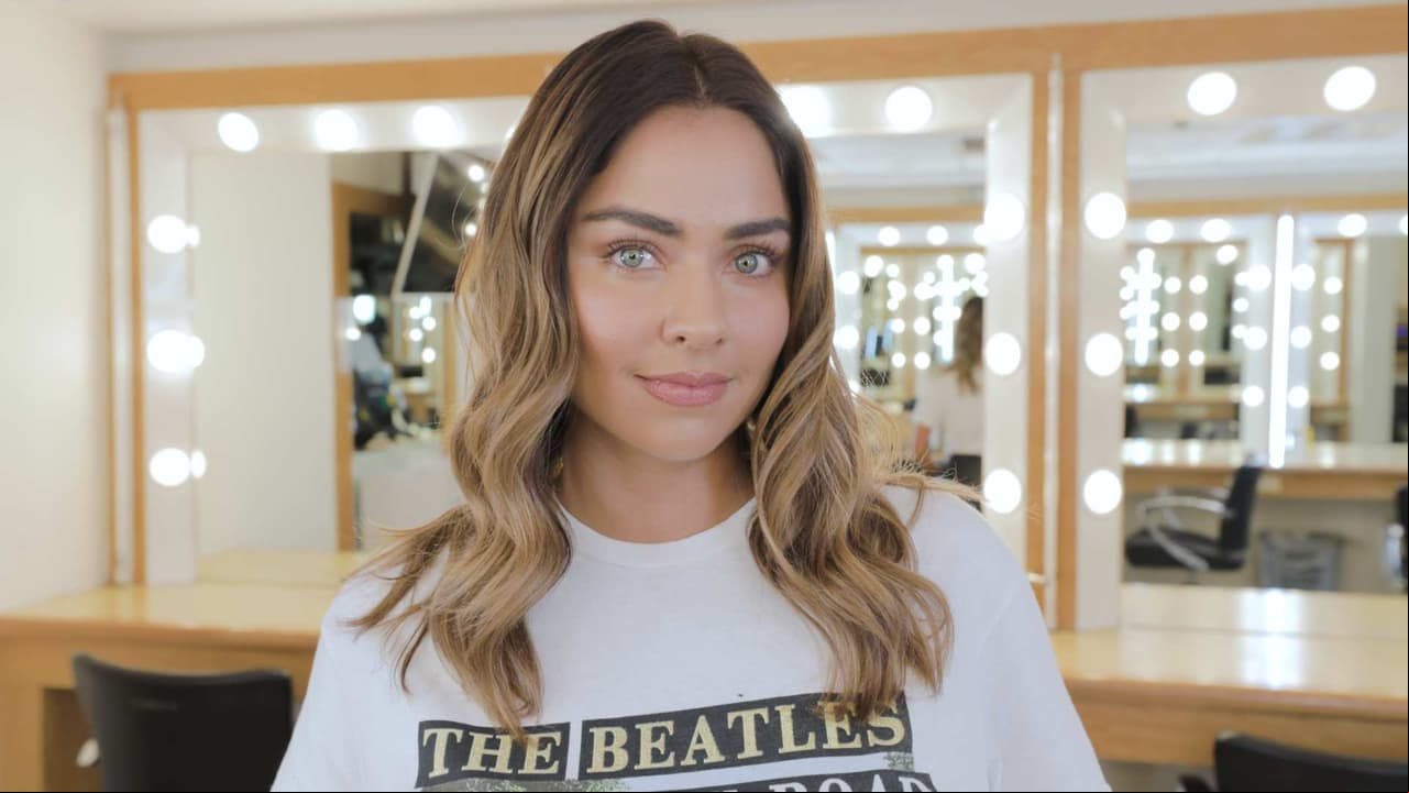 ¿Sabes cuál es el secreto de Claudia Martín para perfilar sus cejas y enchinar sus pestañas?