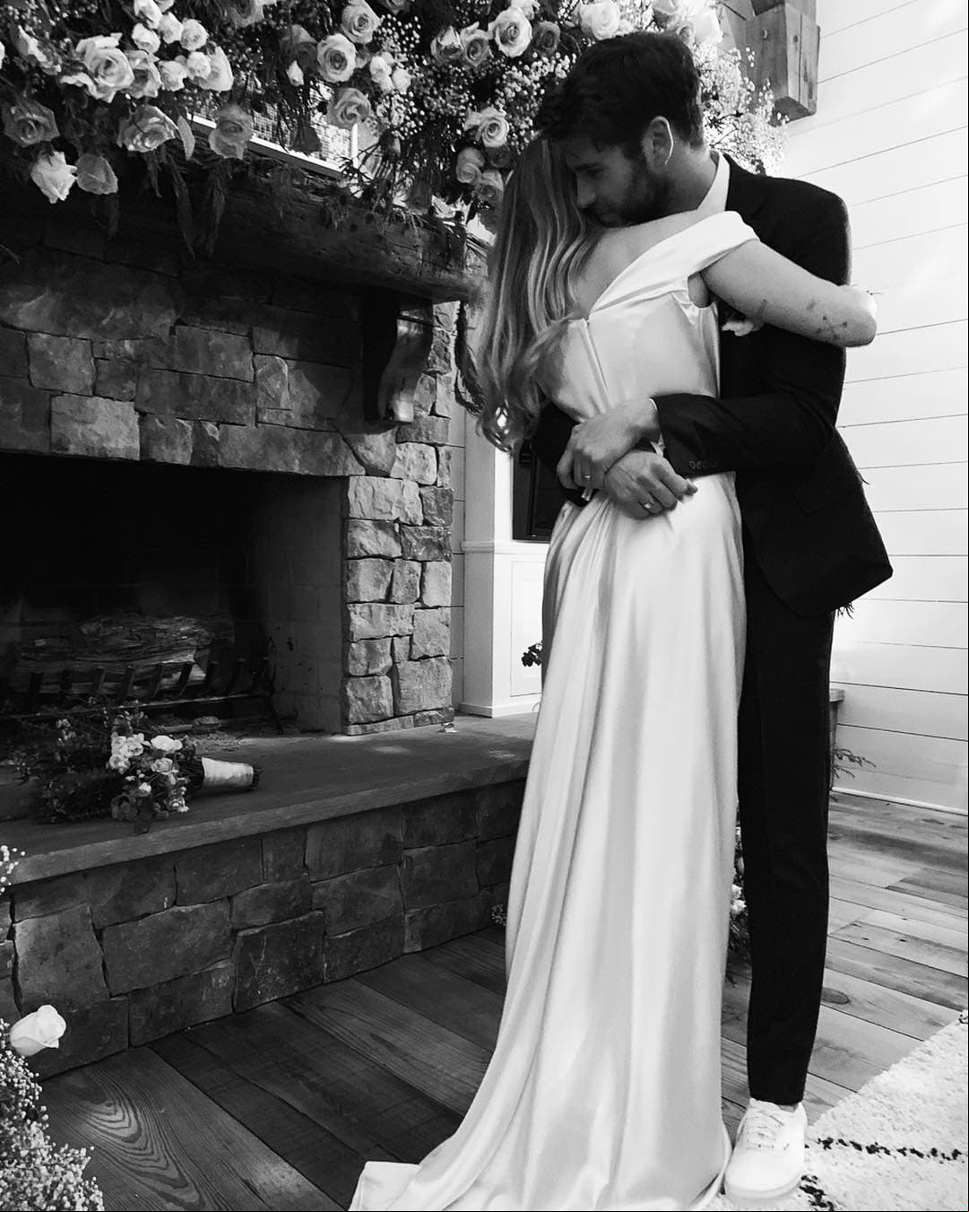 De acuerdo con la intérprete de ‘Wrecking Ball’, la boda se realizó justo 10 años después de haber iniciado su relación.