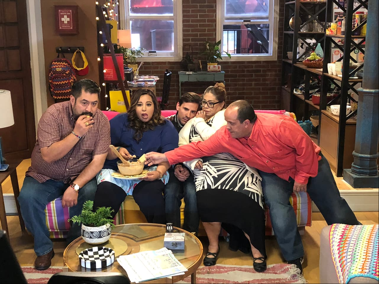 Así es como la pasa Bartolomé con la familia de su gordita...