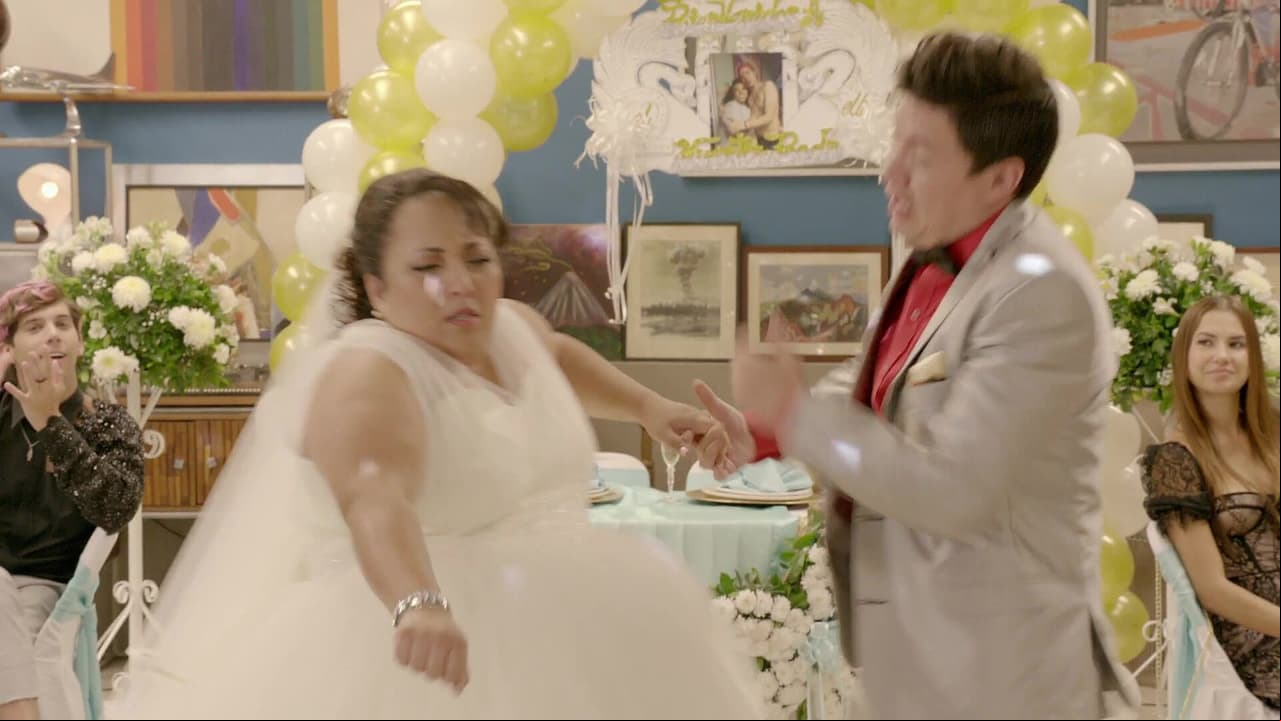 Así fue el primer baile de Toña y Brayan Danielle como esposos en 40 y 20