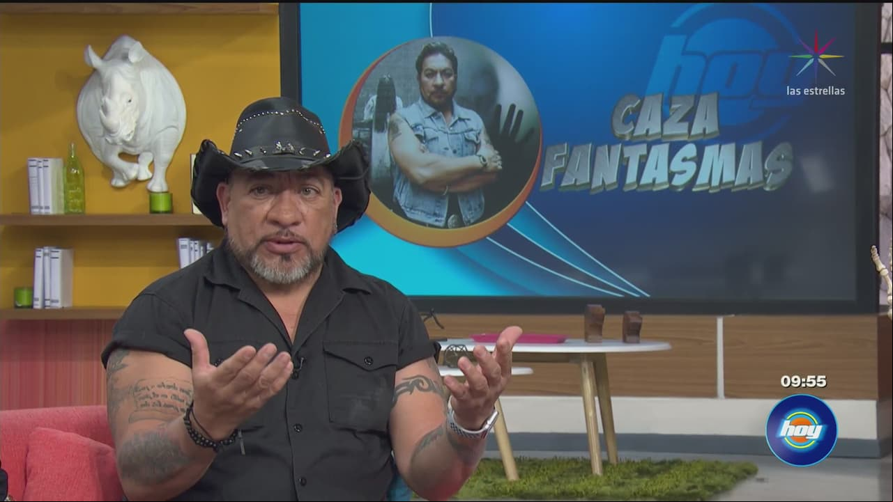 Carlos Trejo y la niña de la escuela