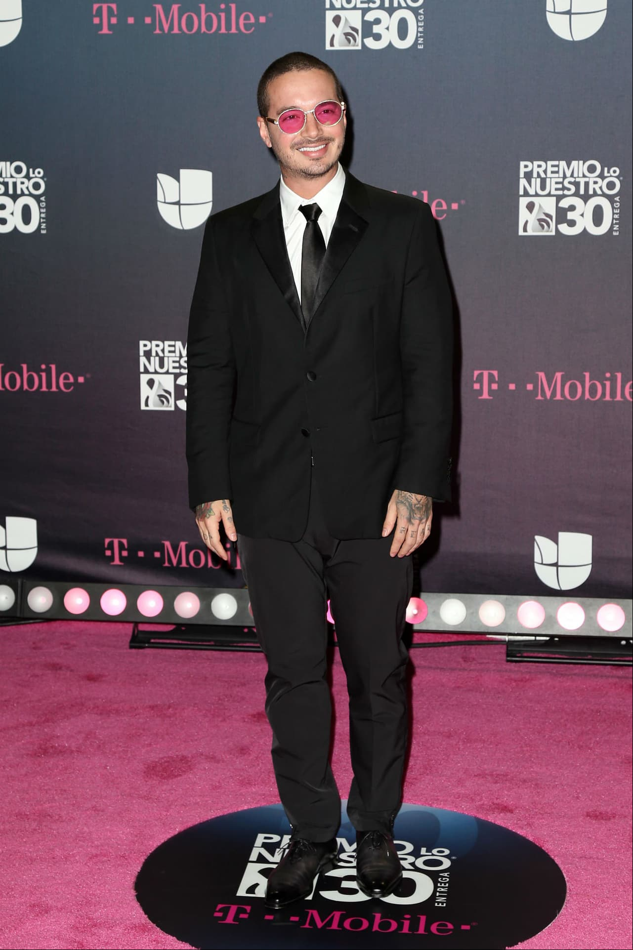 J Balvin, ¡imposible que faltara esta noche!