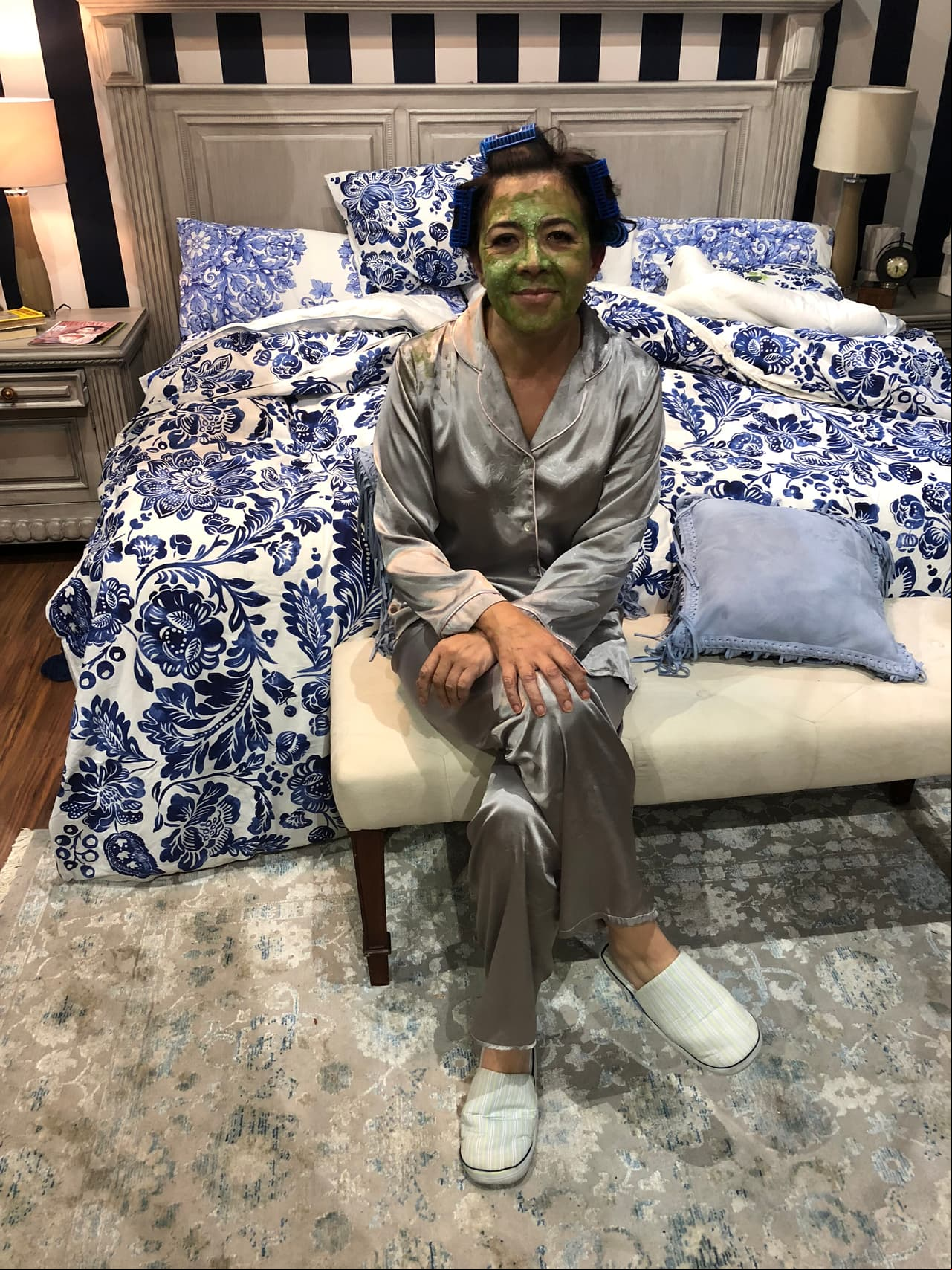 Marcela Morett es Doña Cata, la suegra de Simón.